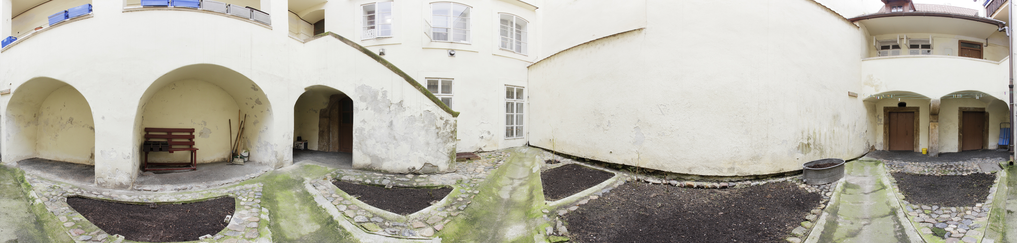 dvorky/15/panoramas/panorama_1.jpg