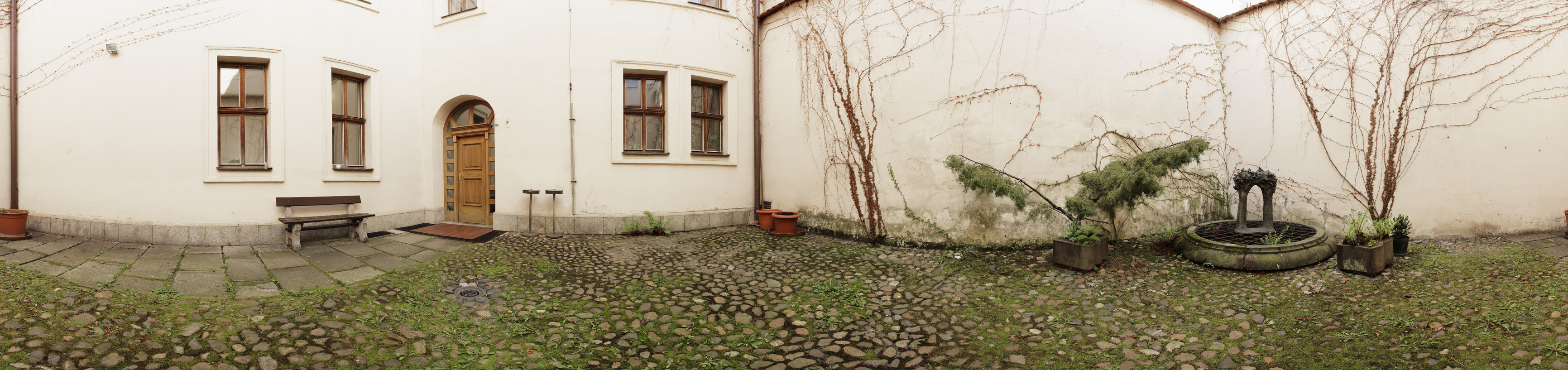 dvorky/17/panoramas/panorama_1.jpg