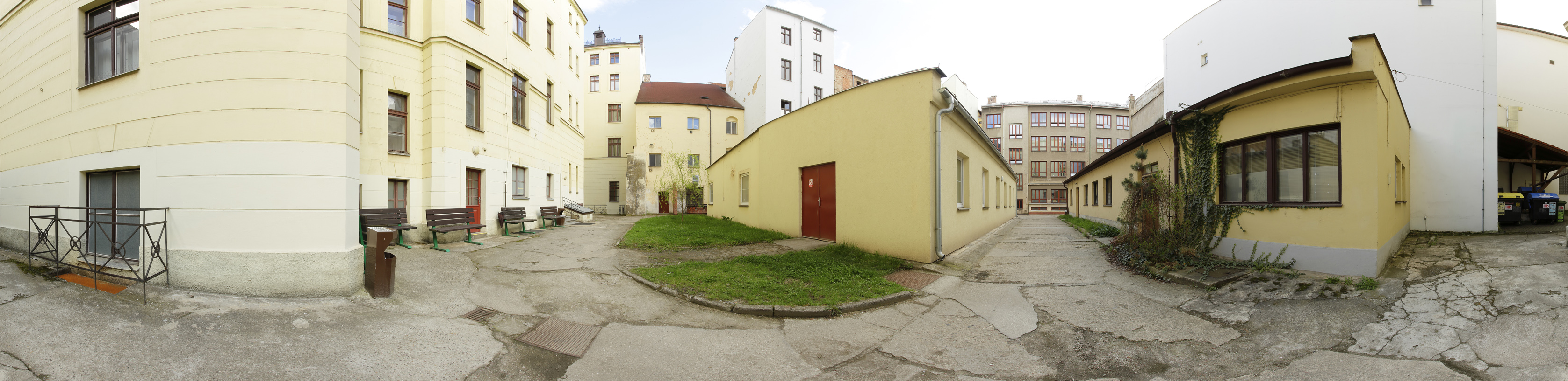 dvorky/19/panoramas/panorama_1.jpg