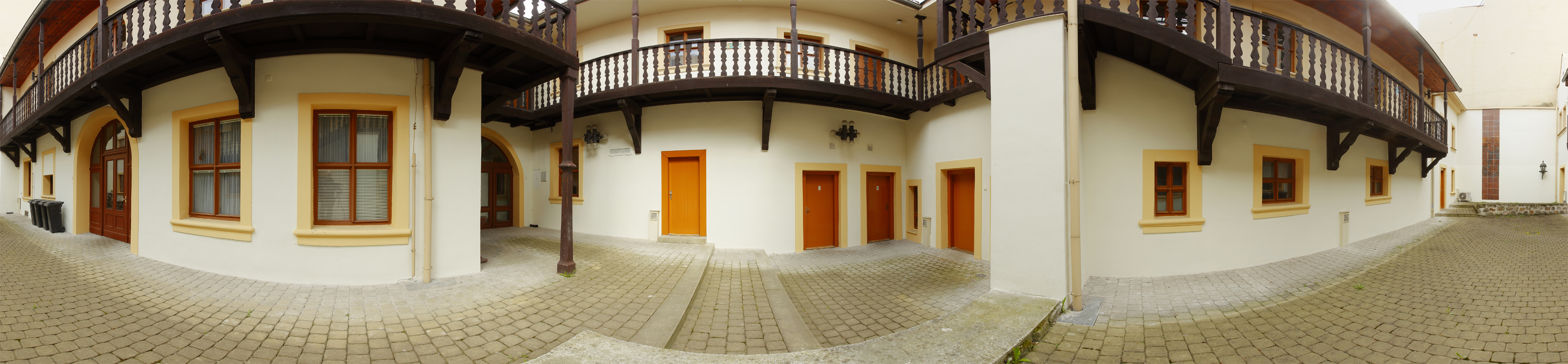 dvorky/2/panoramas/panorama_1.jpg