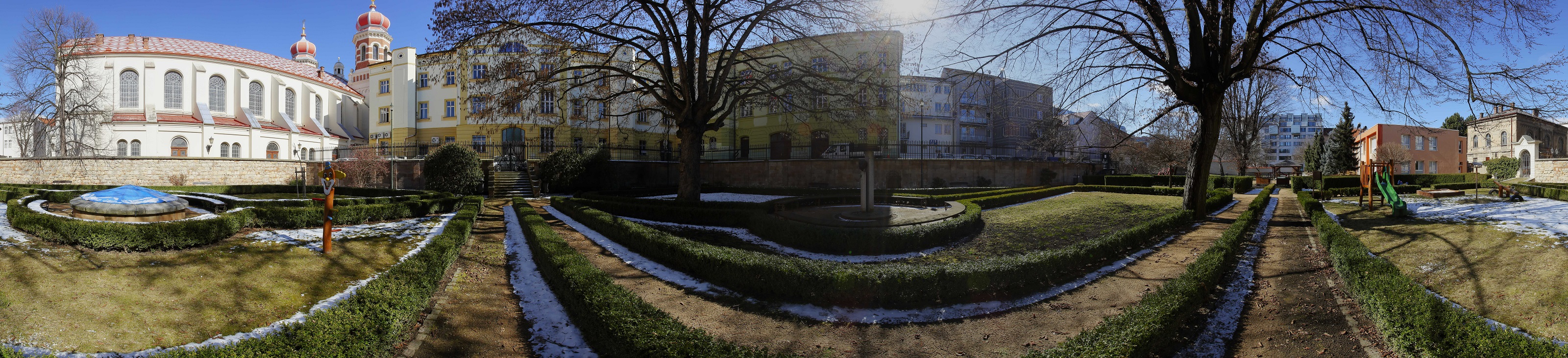 dvorky/26/panoramas/panorama_1.jpg