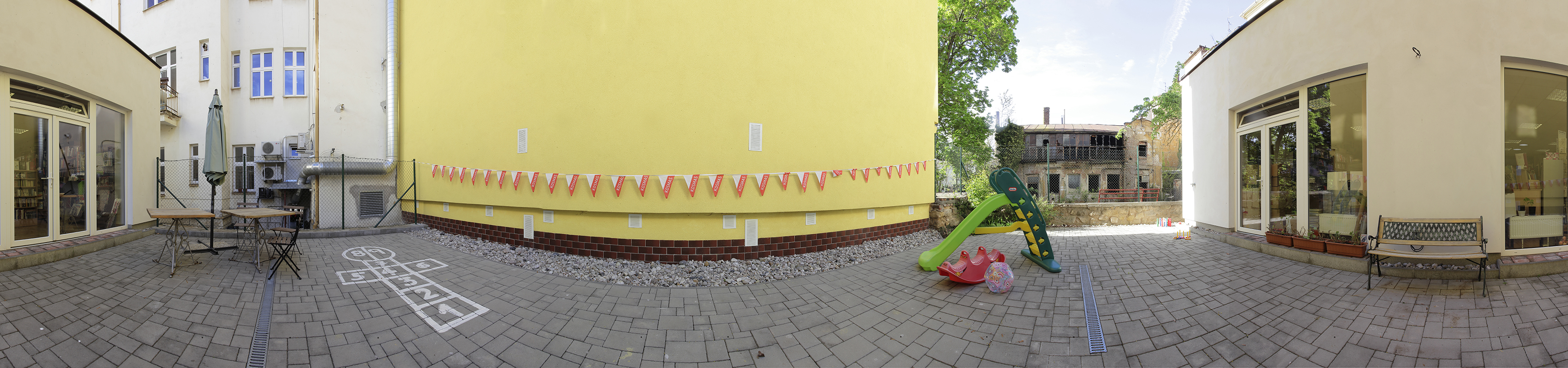 dvorky/33/panoramas/panorama_1.jpg