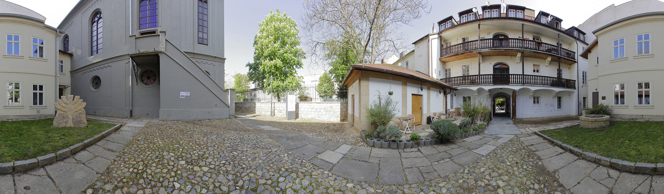 dvorky/35/panoramas/panorama_1.jpg