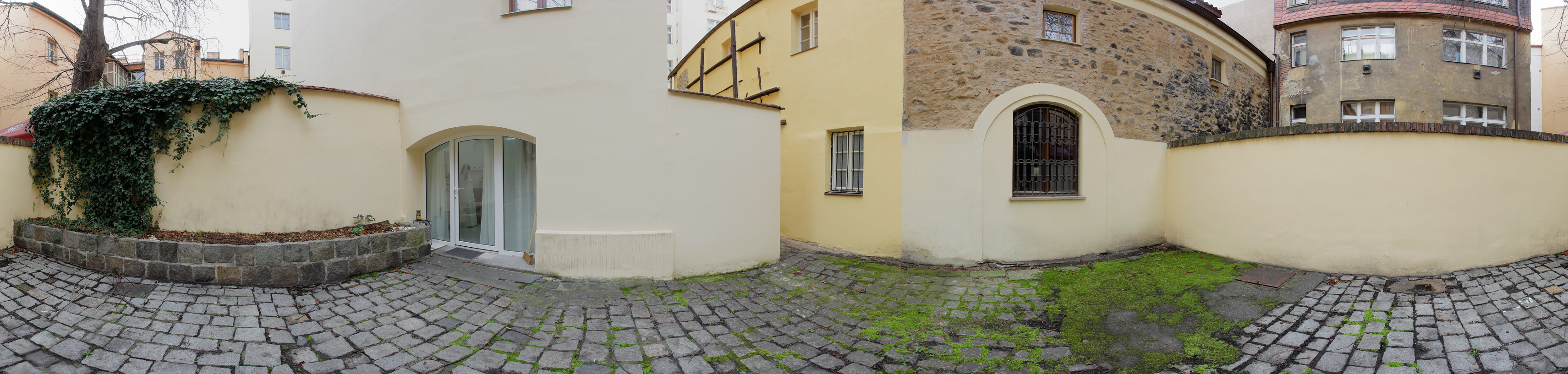dvorky/37/panoramas/panorama_1.jpg