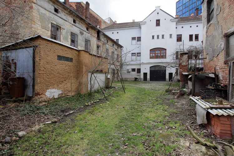 Pražská 43                                                                                          