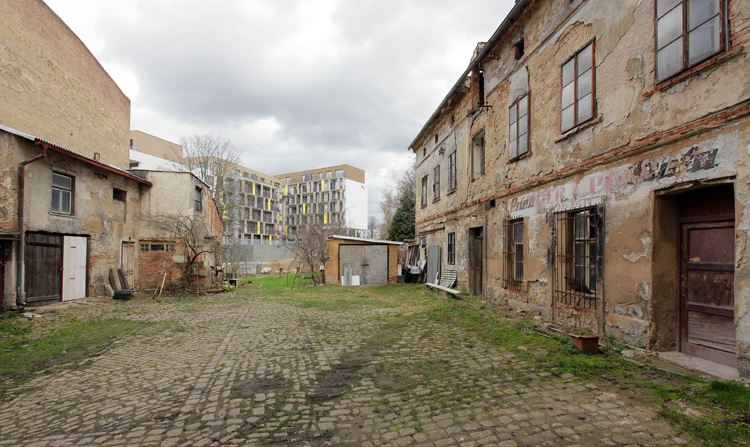 Pražská 43                                                                                          