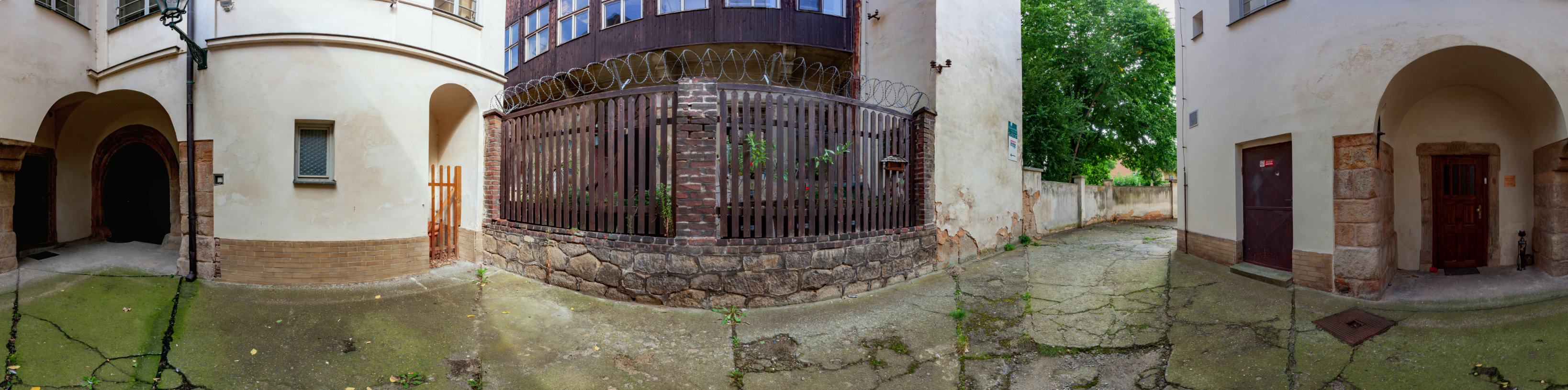 dvorky/42/panoramas/panorama_1.jpg