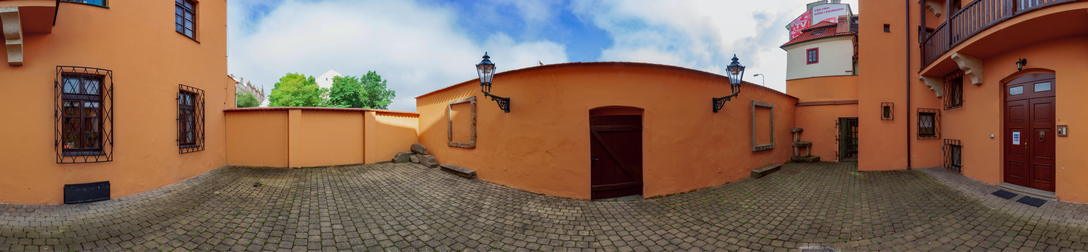 dvorky/44/panoramas/panorama_1.jpg