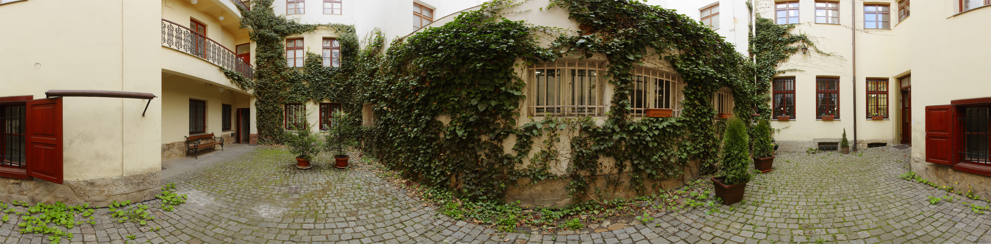 dvorky/5/panoramas/panorama_1.jpg
