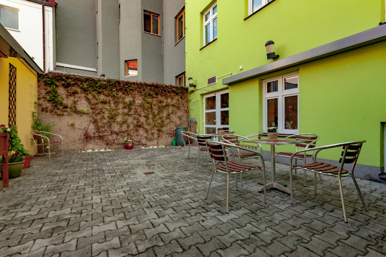 Hlavanova 15 - 17                                                                                   