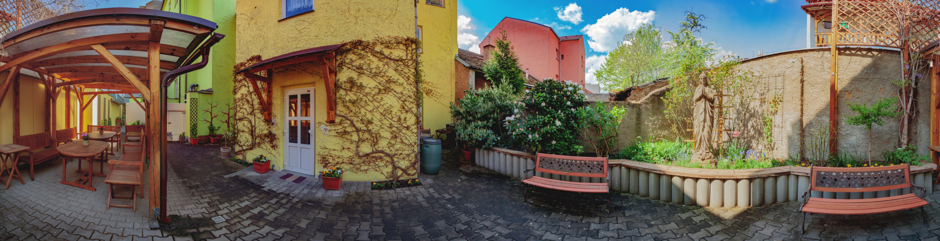 dvorky/52/panoramas/panorama_1.jpg