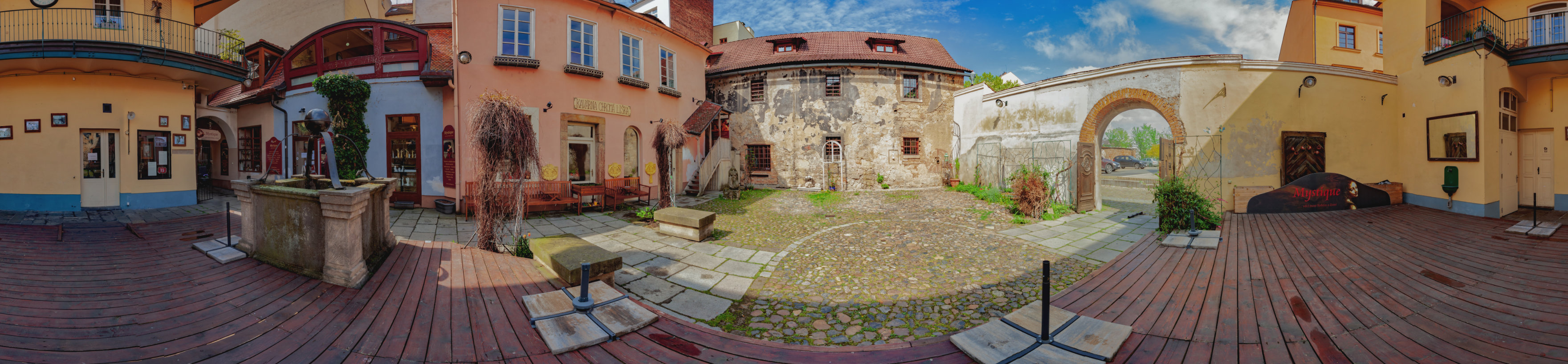 dvorky/57/panoramas/panorama_1.jpg