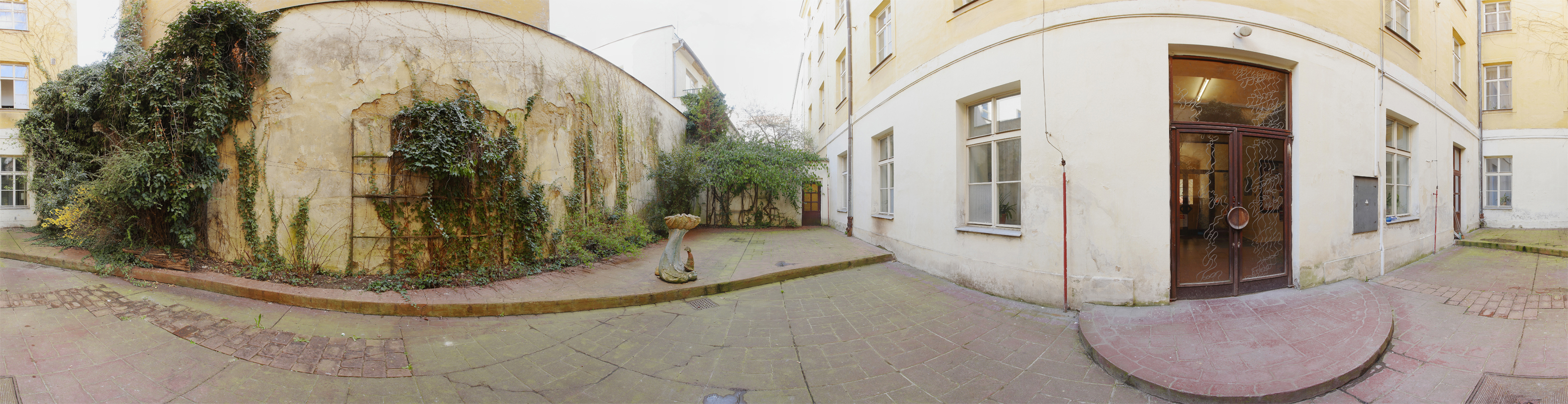 dvorky/6/panoramas/panorama_1.jpg