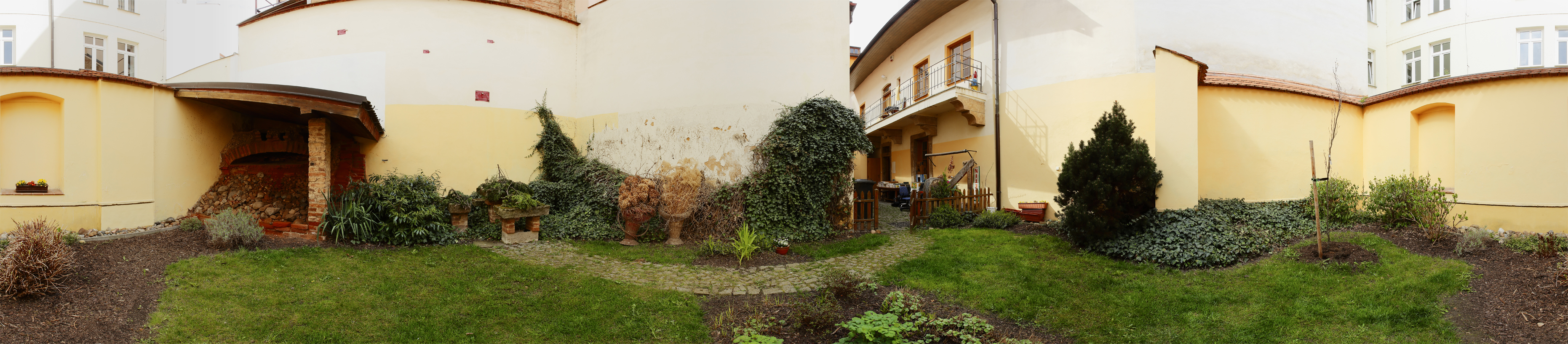 dvorky/9/panoramas/panorama_1.jpg
